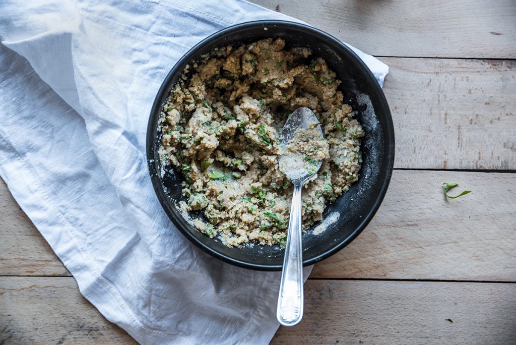 Preparazione delle cozze gratinate