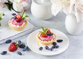 Mousse allo yogurt e frutta fresca