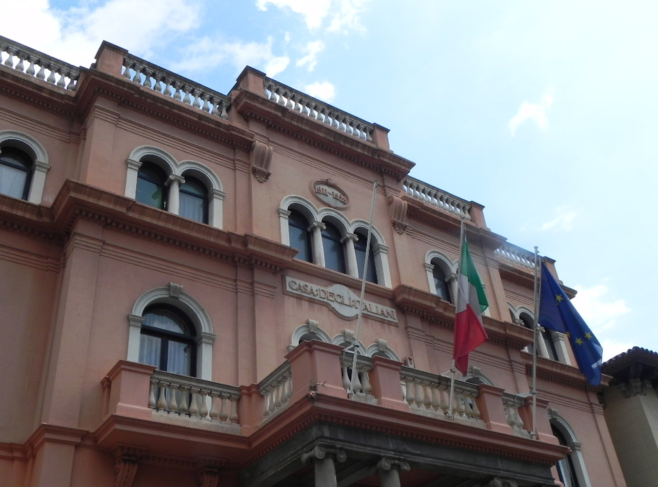 barcellona casa degli italiani