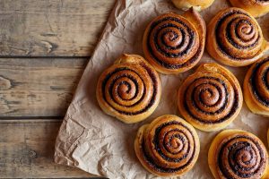 Girelle di zucca con salvia e rosmarino, panini soffici e speziati
