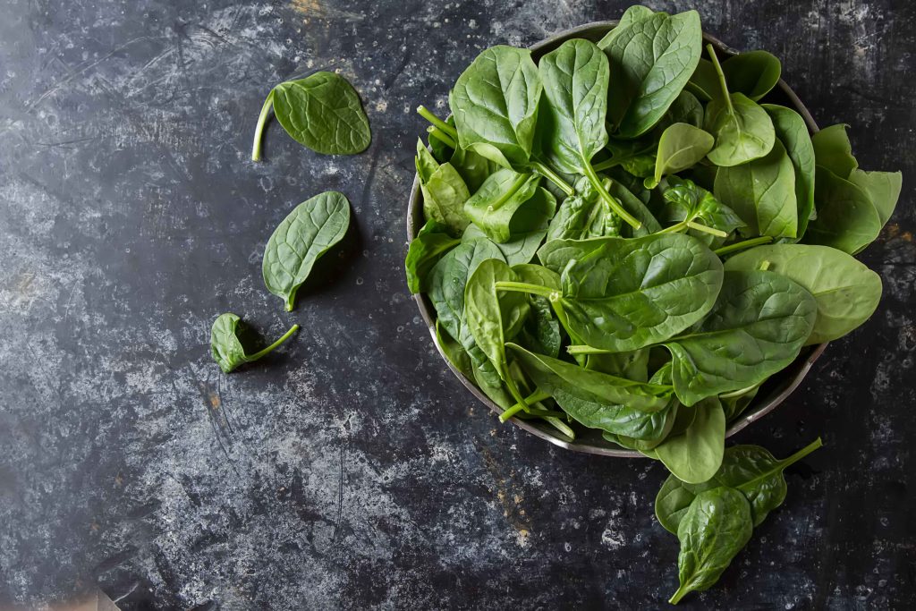 Gli spinaci: meglio cotti o crudi?