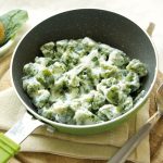 Gli gnocchi di patate e spinaci diventano light e senza glutine