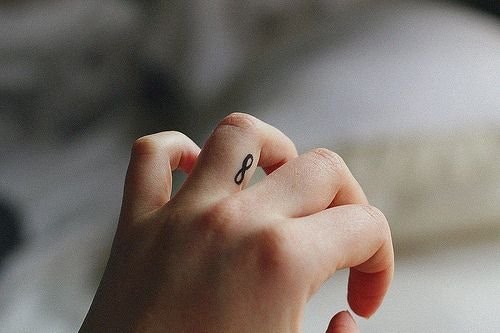 tatuaggio: esempi per donne che hanno bassa soglia del dolore