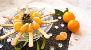 Cucchiaini di pasta sfoglia con crema di gamberetti