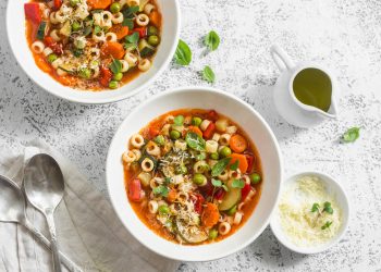 Minestra di verdura con pasta