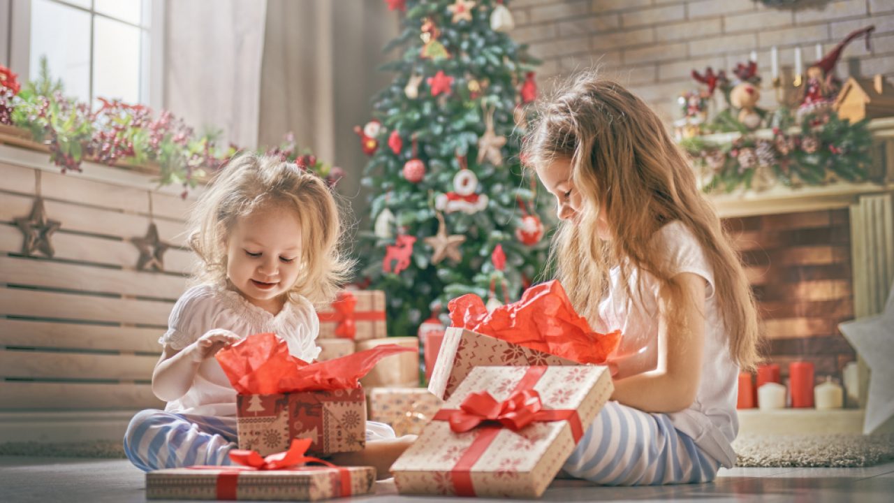 Regali Di Natale Bambini 5 Anni.Regali Di Natale Per Bambini Quanti Metterne Sotto L Albero Melarossa