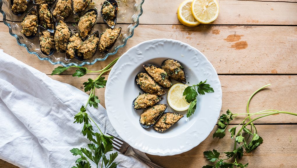 Le ricette dei secondi light per Natale: cozze gratinate