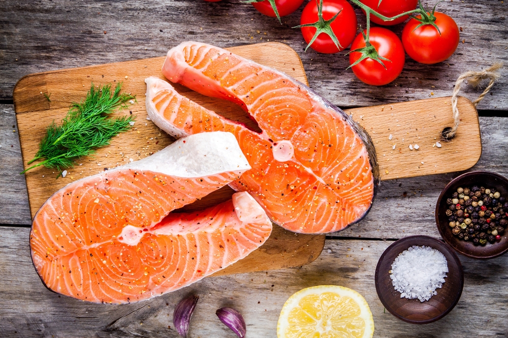 dieta per capelli sani: salmone ottimo per capelli