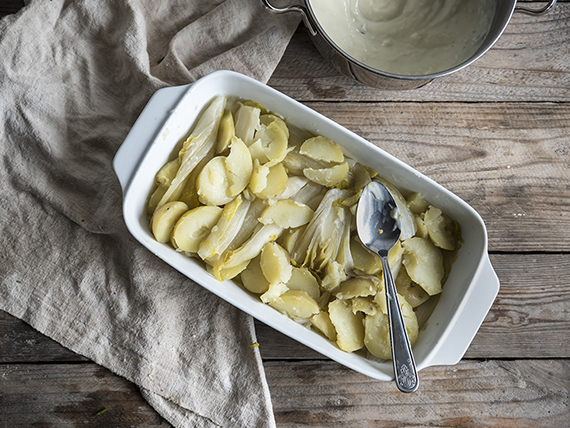 indivia belga e patate al gratin teglia
