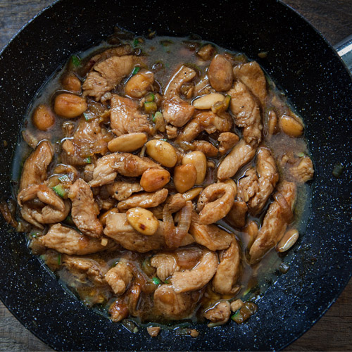 Pollo alle mandorle con verdure