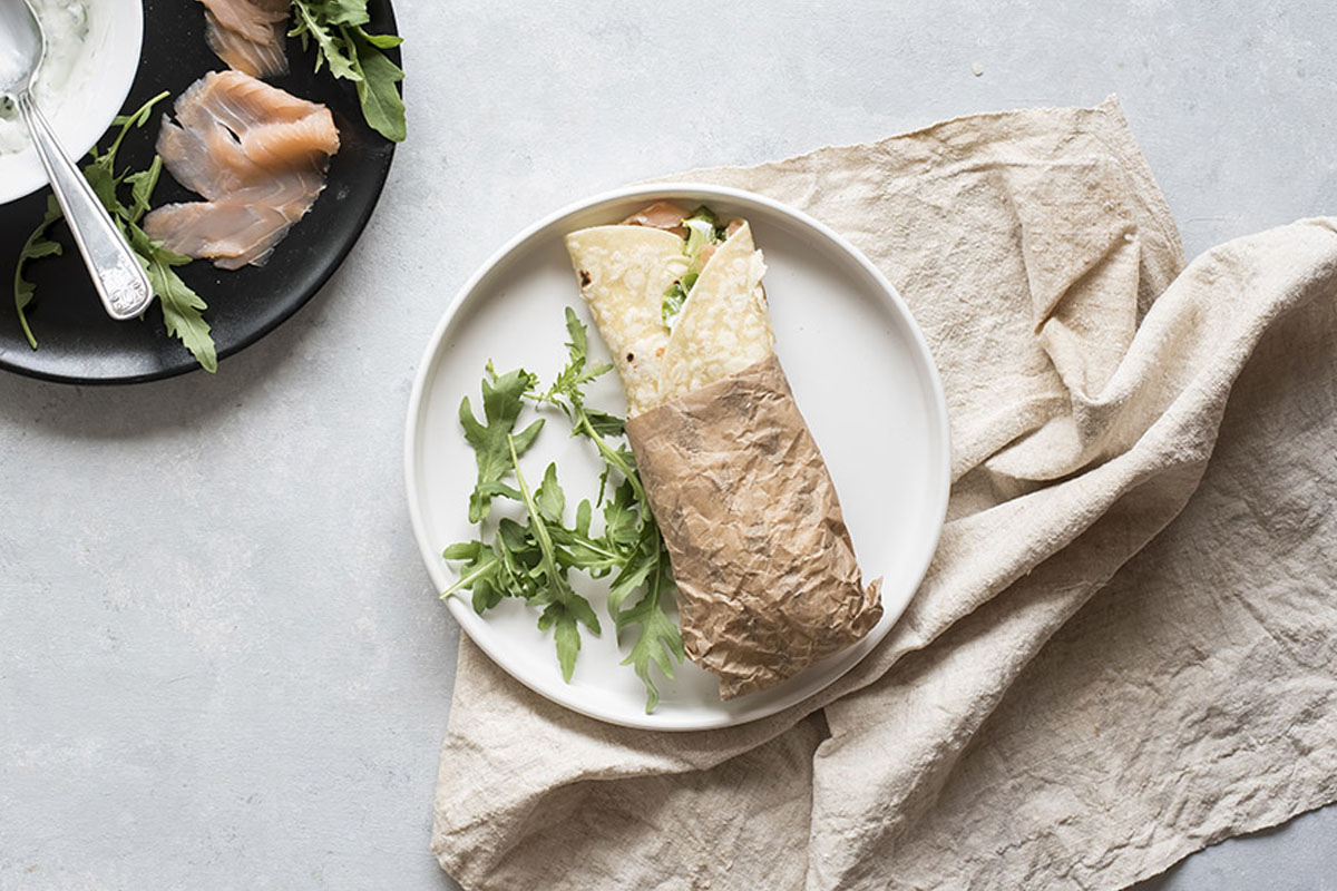 ricette con yogurt: piadina light con salmone