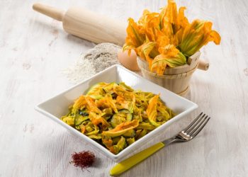 pasta con zucchine e zafferano : un primo saporito