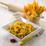 Pasta con zucchine e zafferano