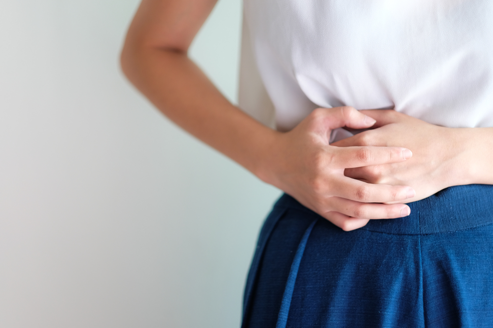 bruciore di stomaco: cause, sintomi e come prevenire con alimentazione