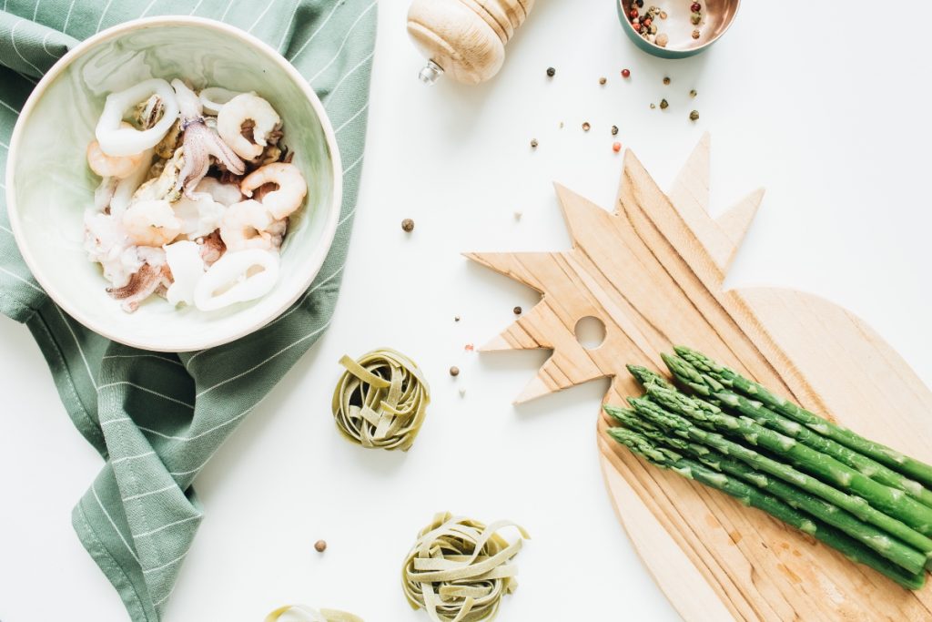 Pasta ai totani con salsa di asparagi e mandorle: video ricette e tutorial per pulire i totani 6 pasta ai totan: video ricetta e valori nutrizionali