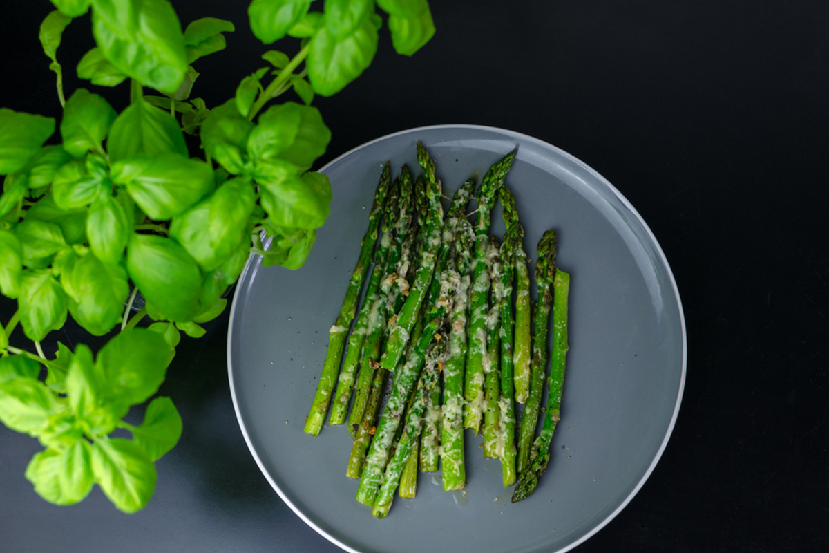 asparagi al burro e parmigiano