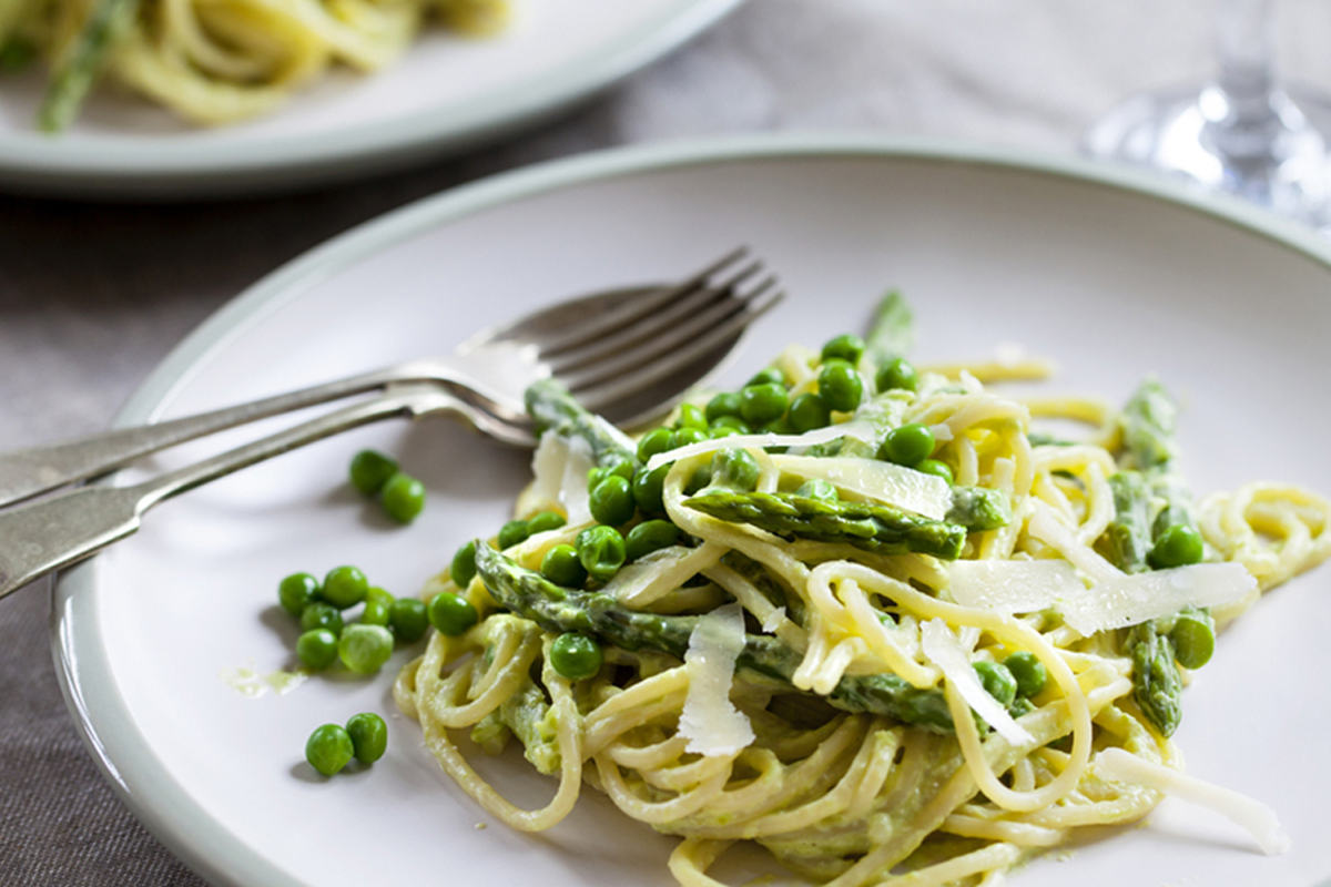 spaghetti asparagi e zafferano