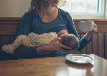 dieta in allattamento: cosa mangiare, esempio di menù, e alimenti da integrare