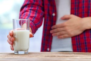 Intolleranza al lattosio: sintomi, cause, cosa mangiare e cura