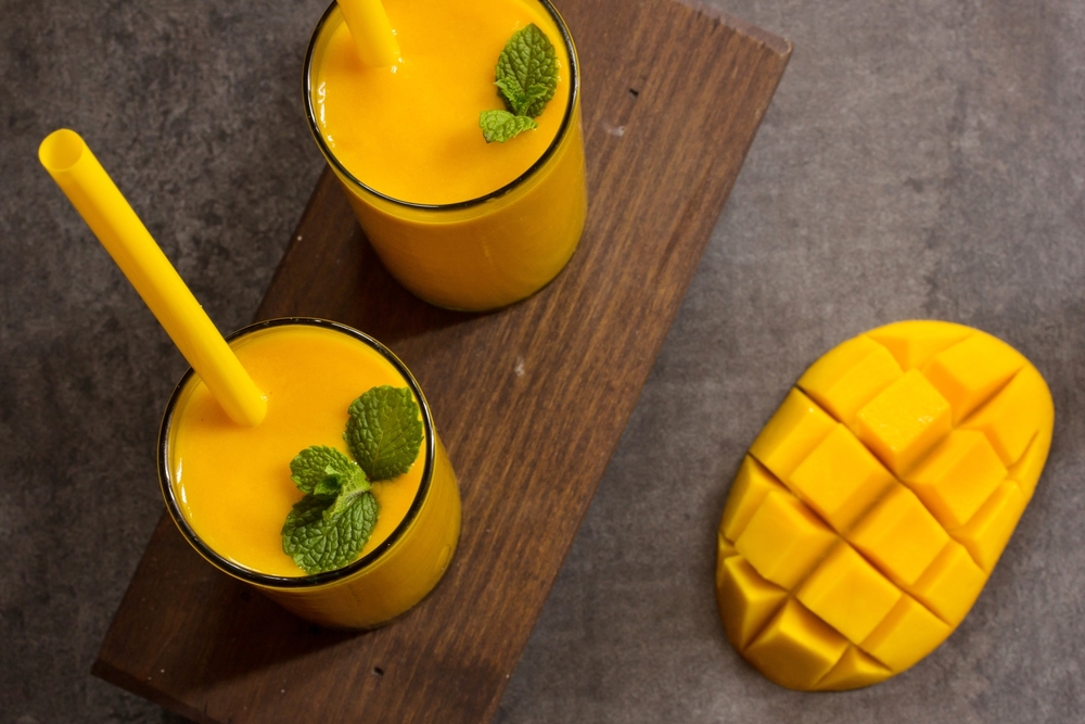 lassi al mango, una bevanda fresca e nutriente
