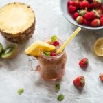 smoothie ai frutti di bosco un frullato senza latte
