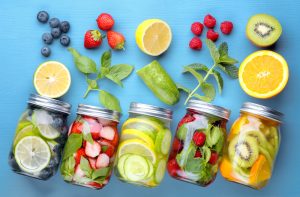 Acqua aromatizzata: che cos’è, i benefici e le migliori ricette
