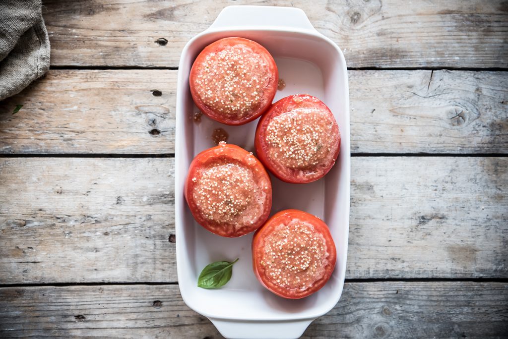 pomodori ripieni di quinoa crudi