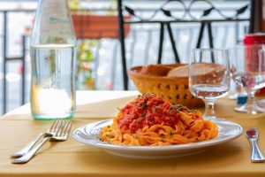 Pasta con ragù di merluzzo