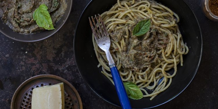 ricetta pesto di melanzane