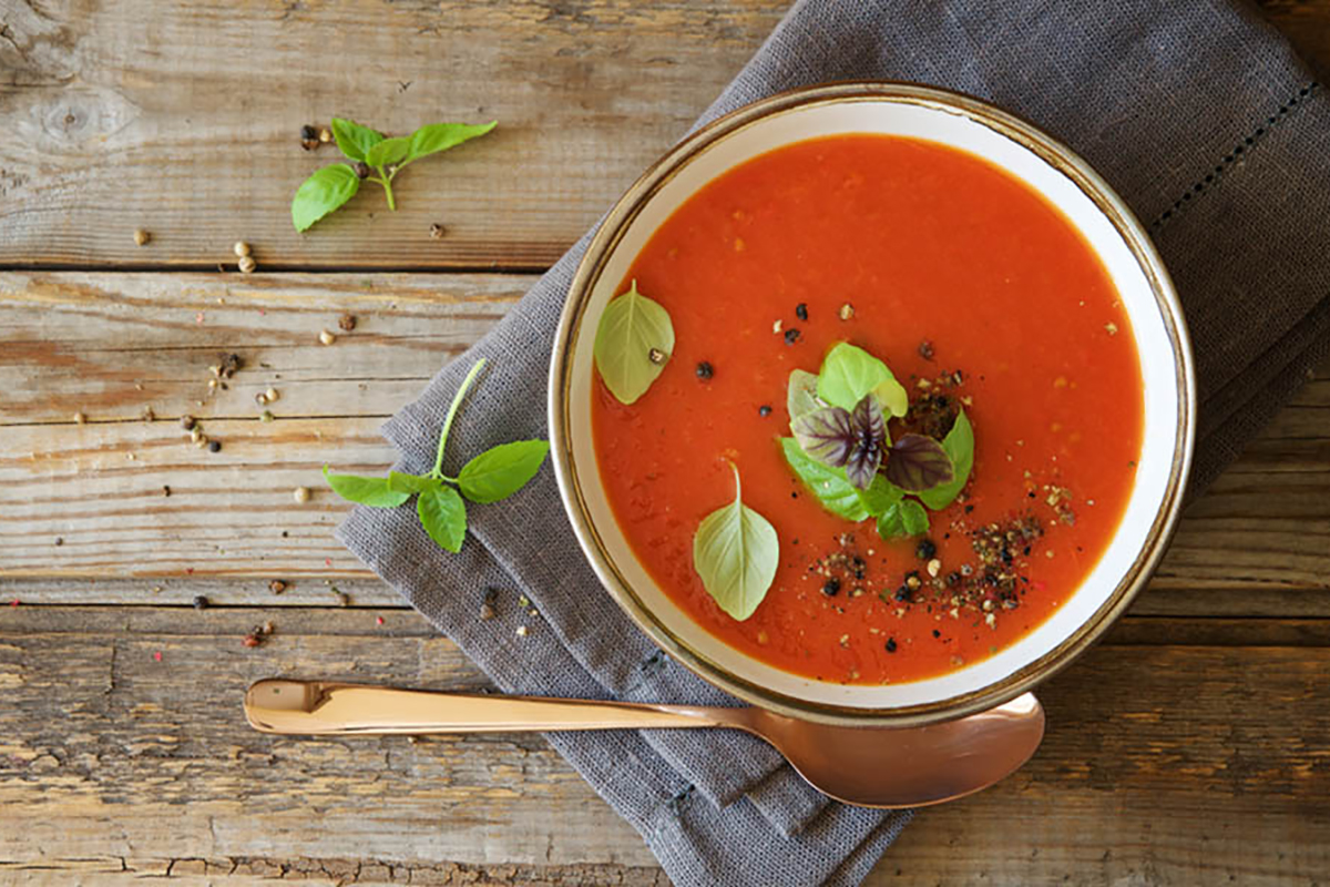 ricette con melanzane gazpacho con spiedini di melanzane