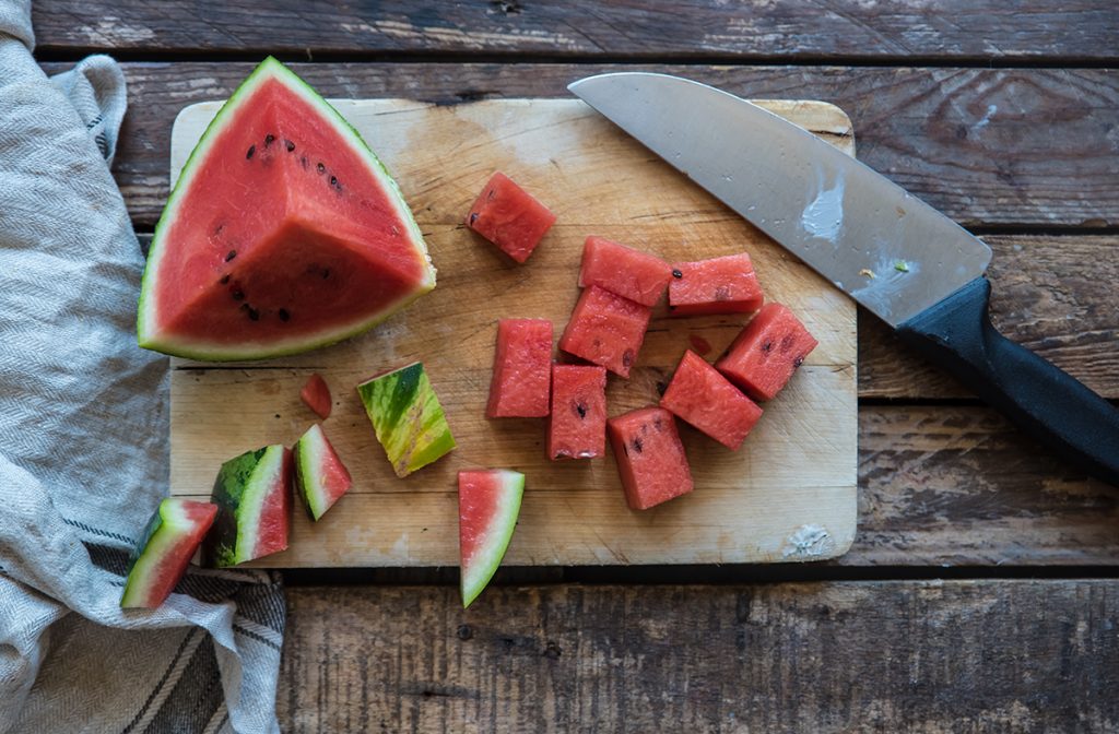 spiedini di anguria e feta, un antipasto di frutta sfizioso