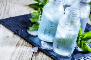 Cosa succede se bevi una bevanda ghiacciata? Risponde il nutrizionista