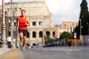 Alimentazione e sport:  l’importanza dei nutrienti, cosa mangiare prima, durante e dopo l’allenamento