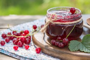 Ribes: cosa sono, valori nutrizionali, benefici per la salute e ricette