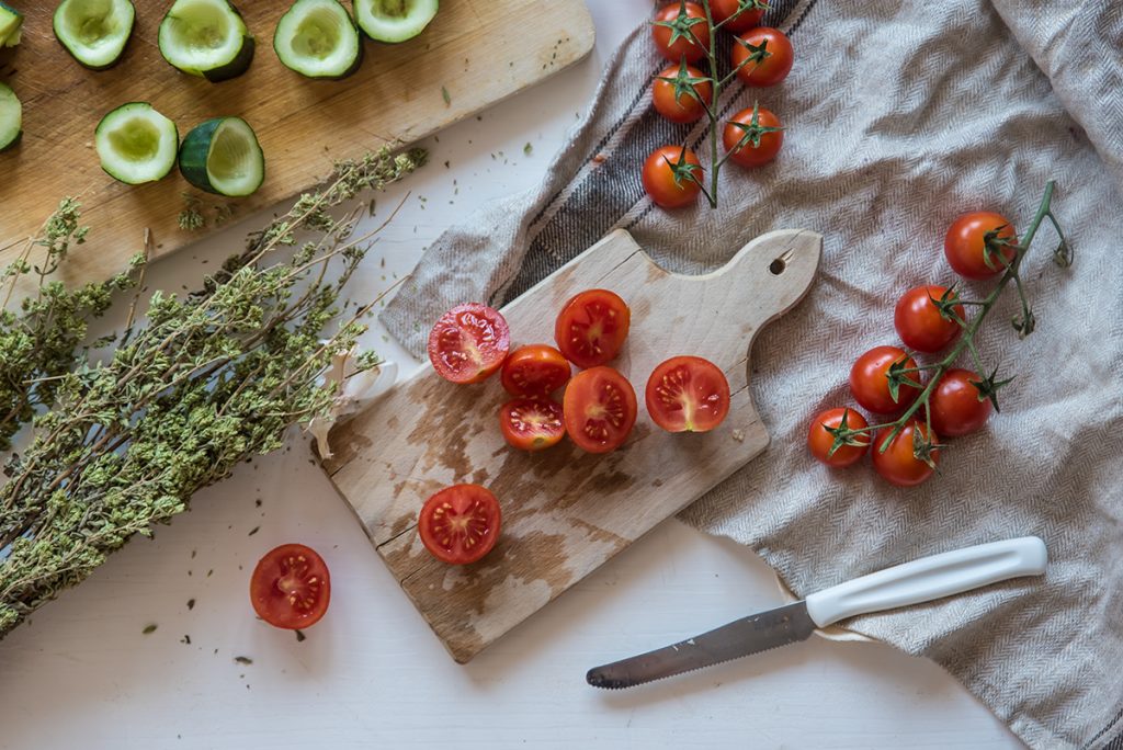 spiedini alla greca taglia pomodori