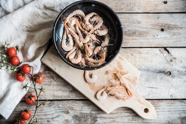 zuppa di pesce sguscia gamberi
