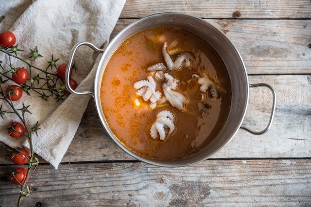 zuppa di pesce totani brodo 1