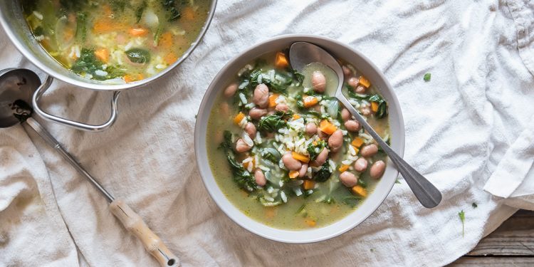 minestra di riso con bietole, fagioli e carote