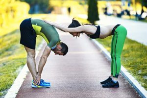 Lombalgia: che cos’è, cause, sintomi, possibili terapie e esercizi per prevenire