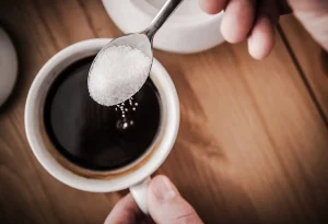 Il caffè fa ingrassare? Scopri se è proprio così, le calorie e quanto se ne può bere
