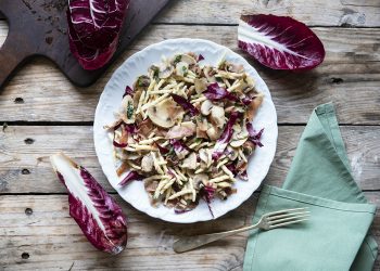 pasta fredda con radicchio e speck