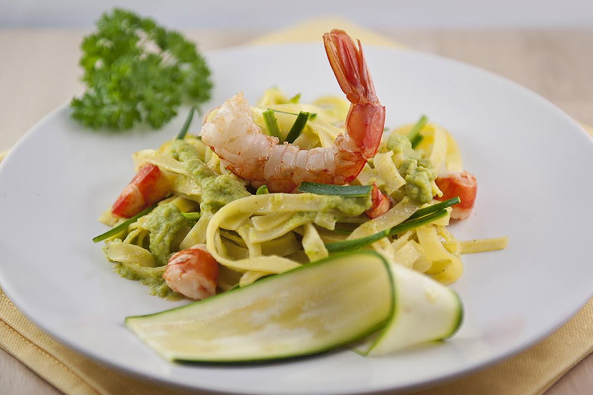 ricette di pesce tagliatella zucchine gamberoni
