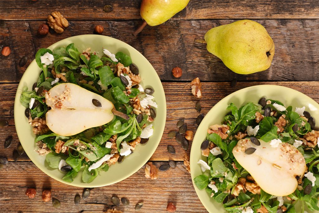 Insalata con pere, noci e feta 3 Insalata con pere, noci e feta