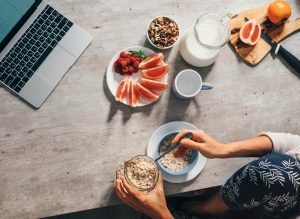 Acido folico (vitamina B9): cos’è, a cosa serve, alimenti ricchi, rischi di carenza