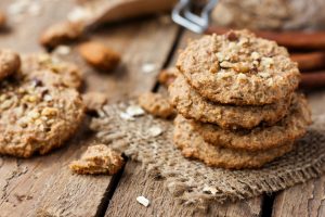 Biscotti con le noci e sesamo: una ricetta veloce e nutriente