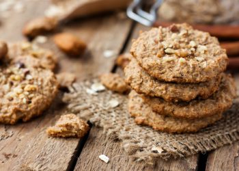 Biscotti con le noci e sesamo, la ricetta