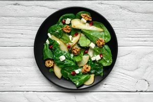 Insalata di spinaci, pere e noci