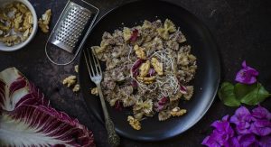 Pesto con radicchio e noci