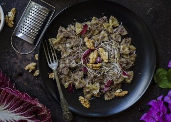 pesto di radicchio e noci: la ricetta