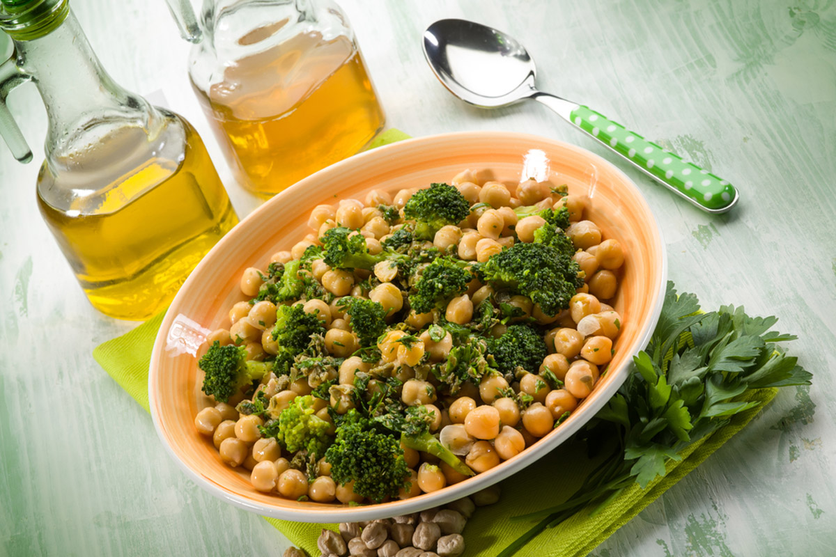 ceci e broccoli con paprika ricetta